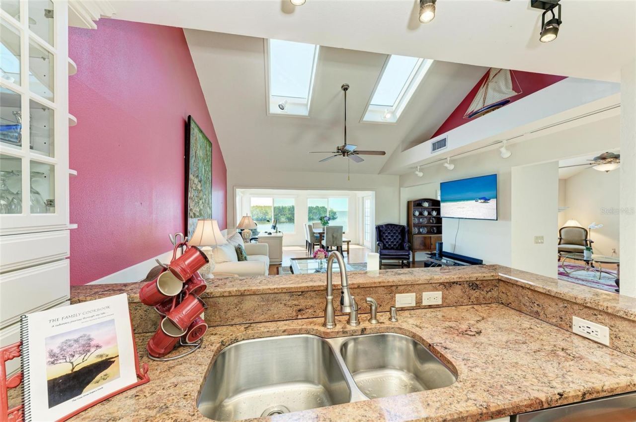 12 Tidy Island Boulevard, Bradenton, FL 34210 Photo