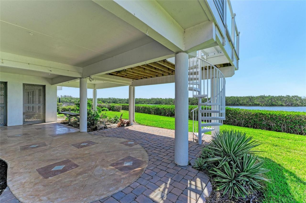 12 Tidy Island Boulevard, Bradenton, FL 34210 Photo