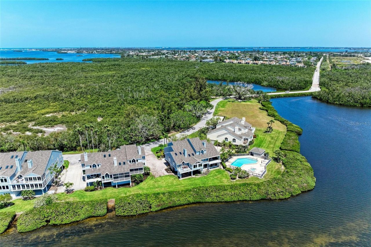 12 Tidy Island Boulevard, Bradenton, FL 34210 Photo