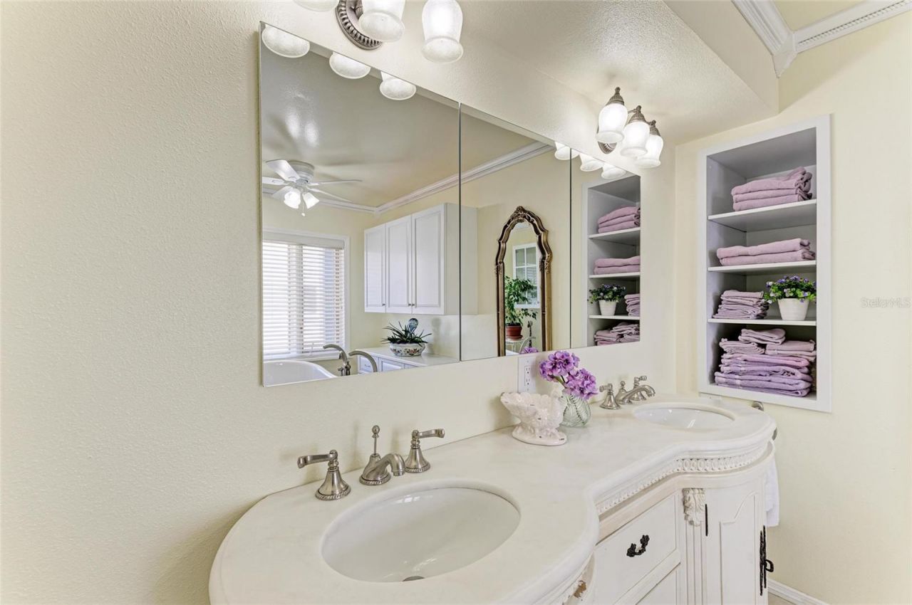 12 Tidy Island Boulevard, Bradenton, FL 34210 Photo