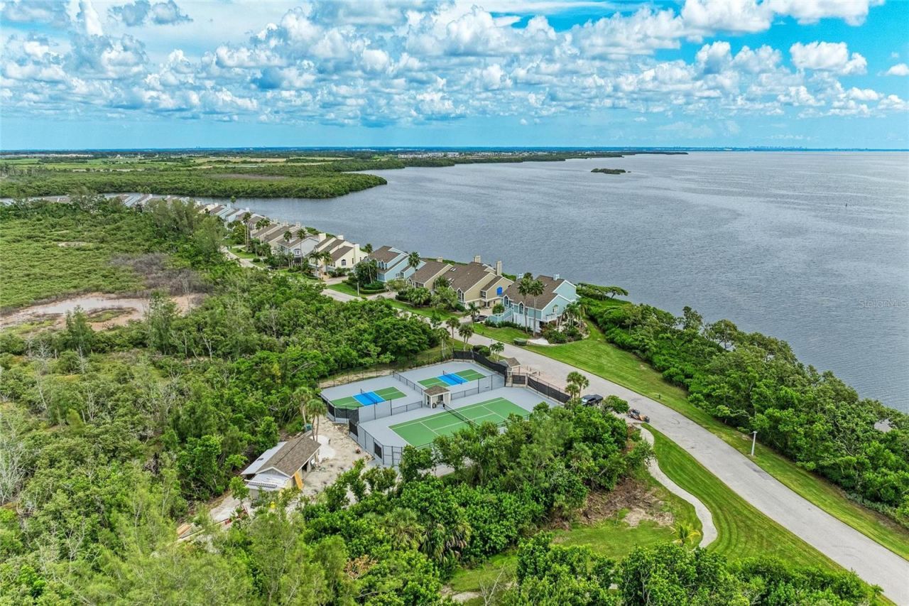 12 Tidy Island Boulevard, Bradenton, FL 34210 Photo