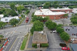 1114 Morrison Drive photo 4