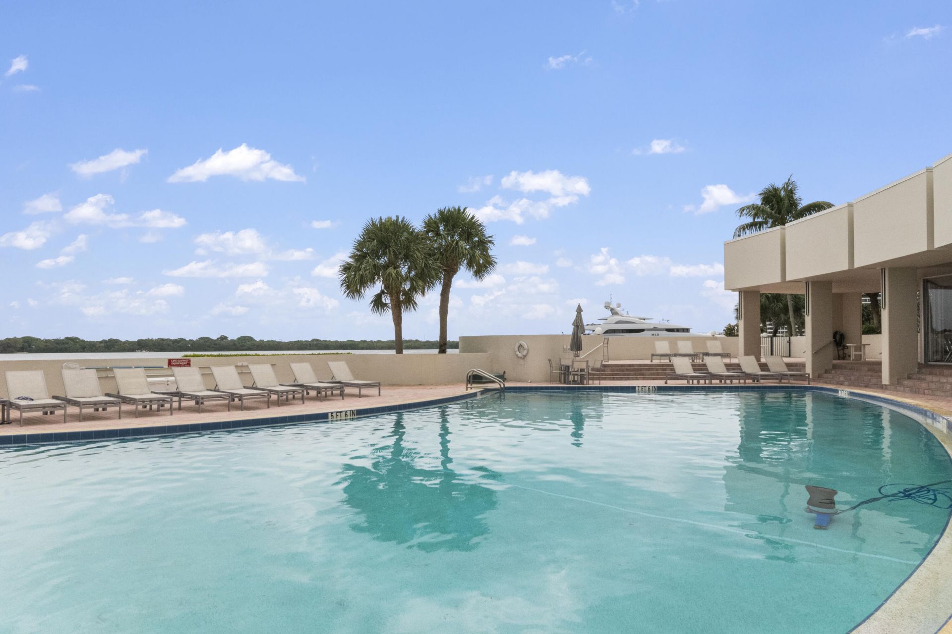 136 Lakeshore Drive, Unit Ph10, North Palm Beach, FL 33408 Photo