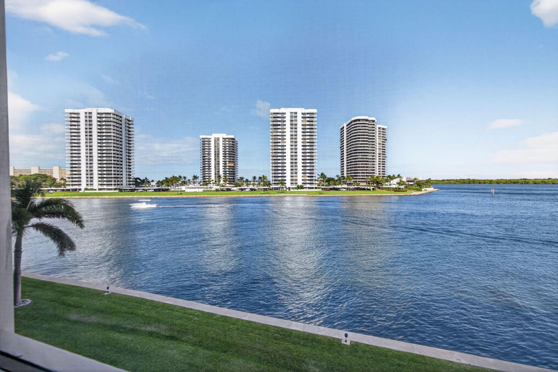 36 Yacht Club Drive, Unit 307, North Palm Beach, FL 33408 Photo