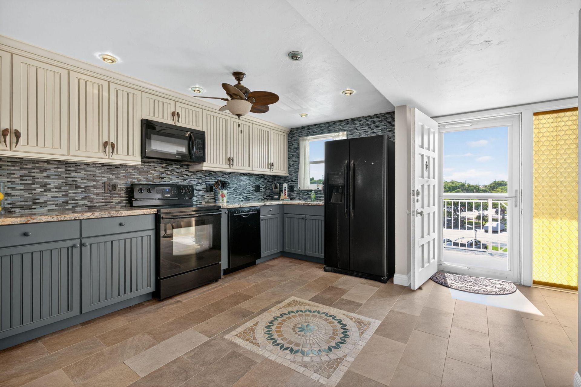 36 Yacht Club Drive, Unit 307, North Palm Beach, FL 33408 Photo