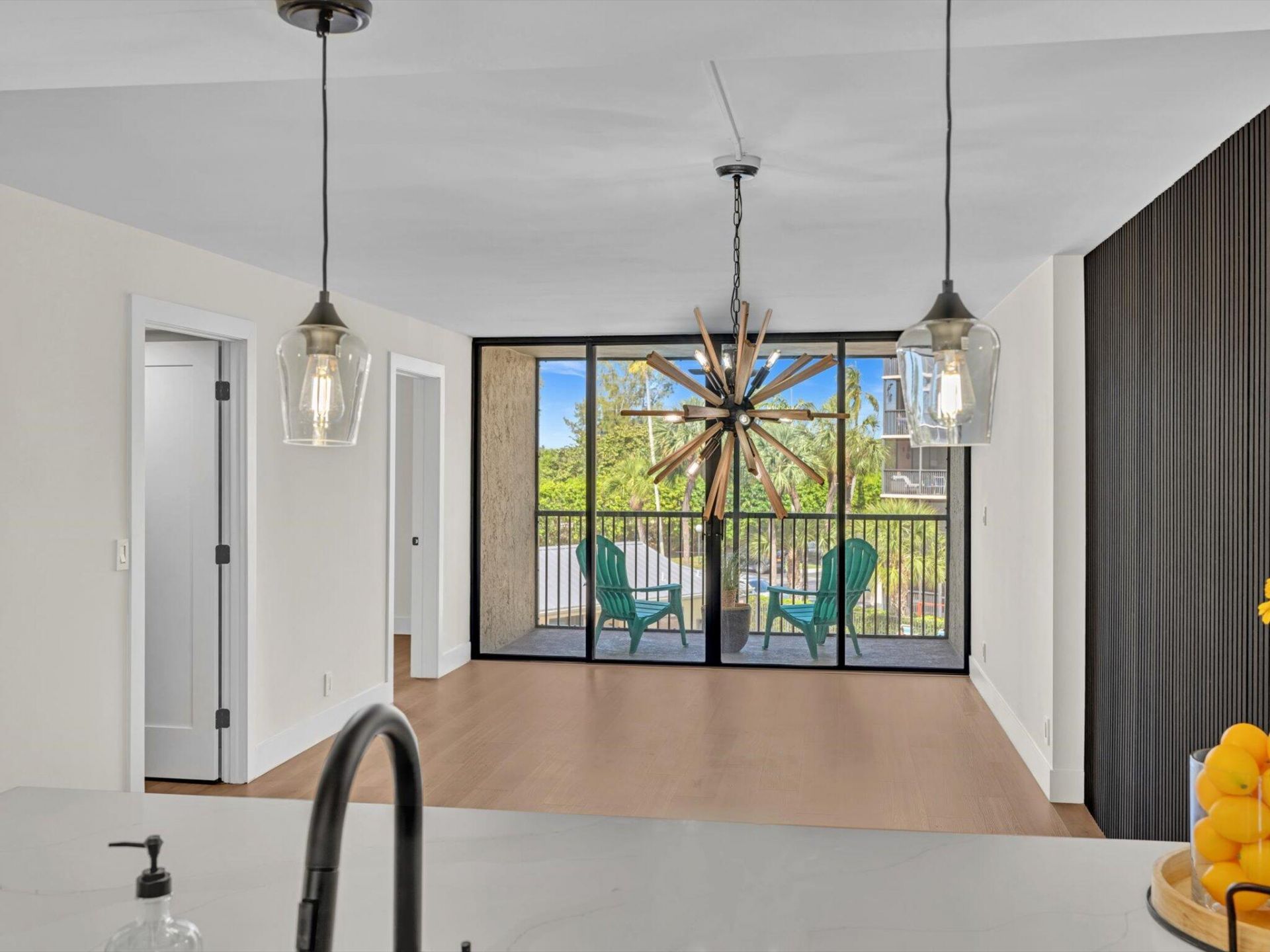 21 Royal Palm Way, Unit 303, Boca Raton, FL 33432 Photo