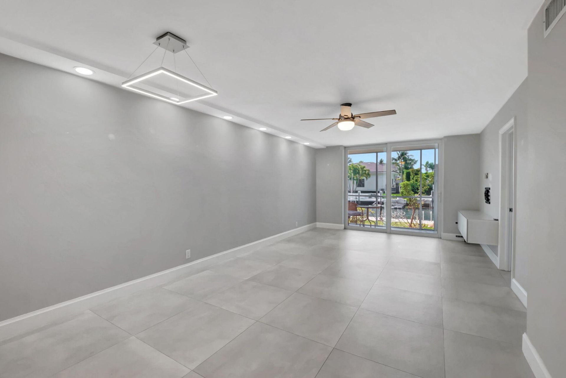 750 NE Spanish River Boulevard, Unit 103, Boca Raton, FL 33431 Photo