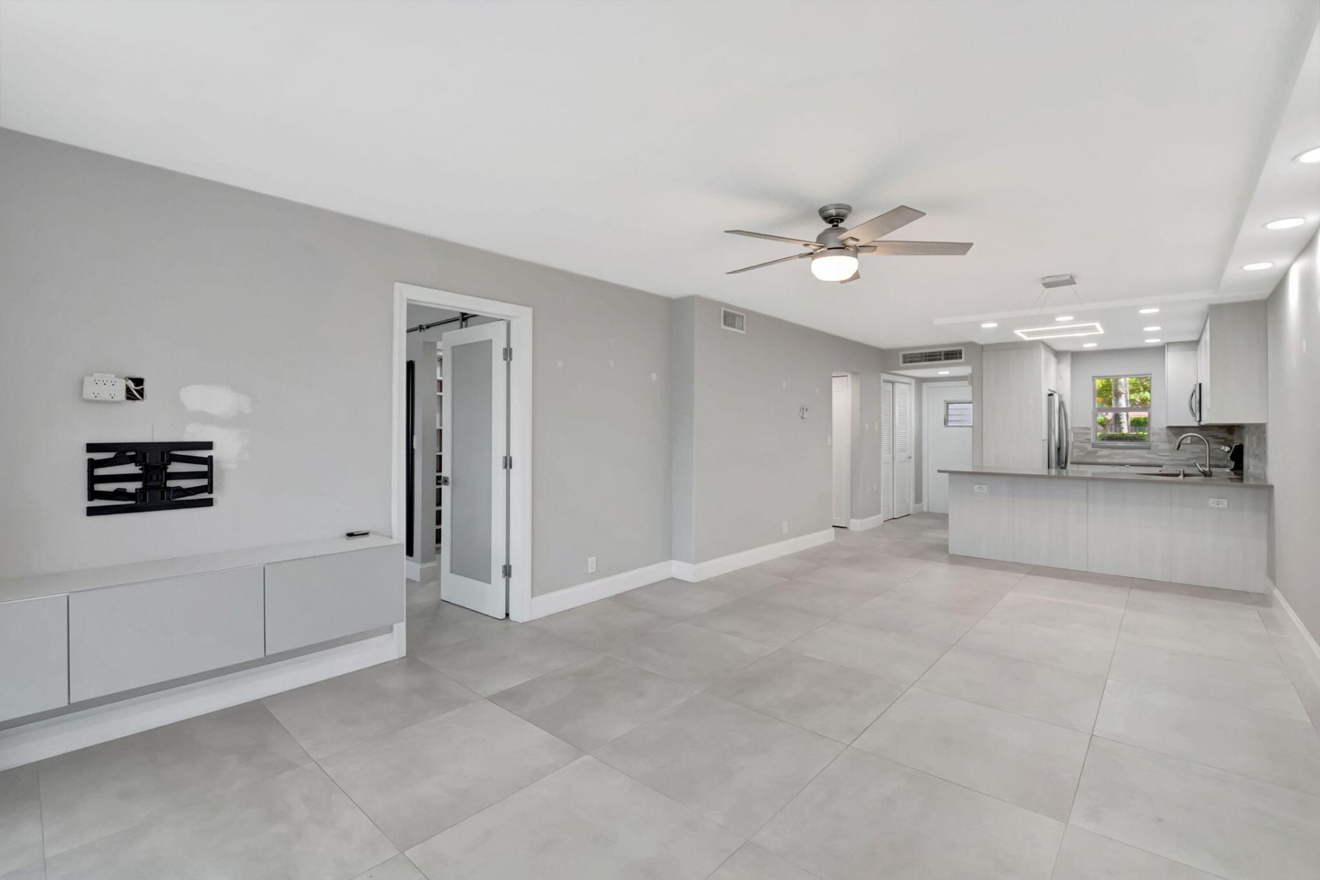 750 NE Spanish River Boulevard, Unit 103, Boca Raton, FL 33431 Photo