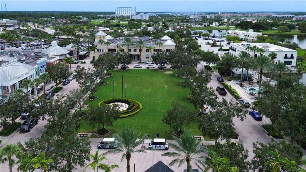 11400 SW Hillcrest Circle, Port Saint Lucie, FL 34987 Photo