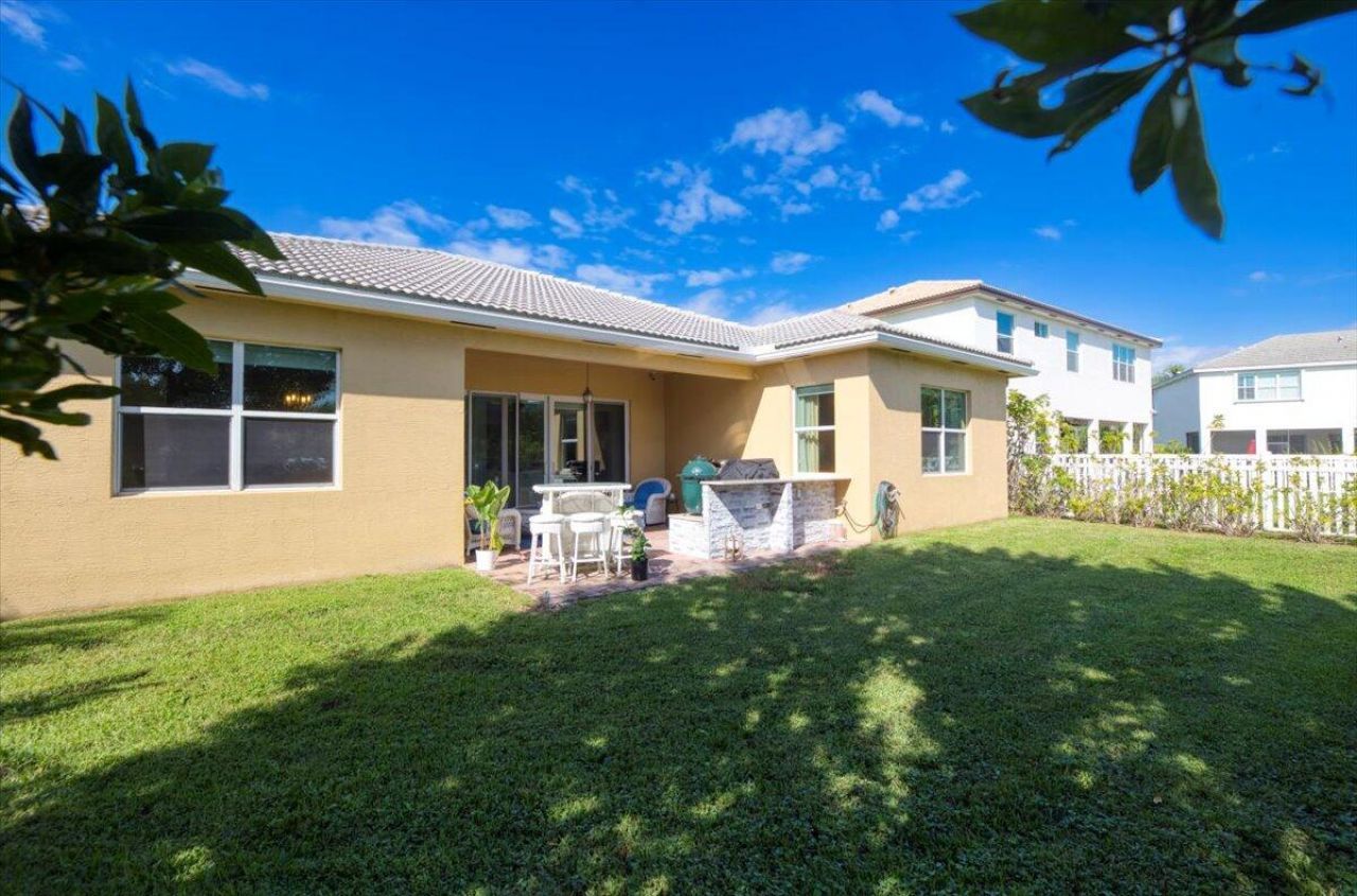 11400 SW Hillcrest Circle, Port Saint Lucie, FL 34987 Photo