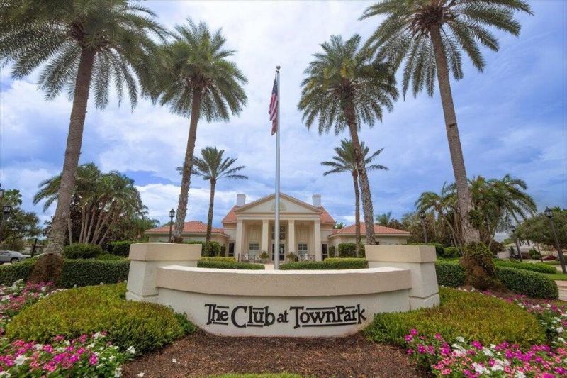 11400 SW Hillcrest Circle, Port Saint Lucie, FL 34987 Photo