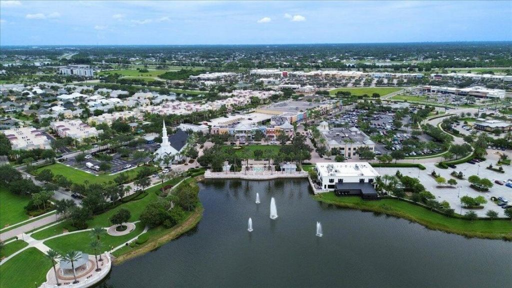 11400 SW Hillcrest Circle, Port Saint Lucie, FL 34987 Photo