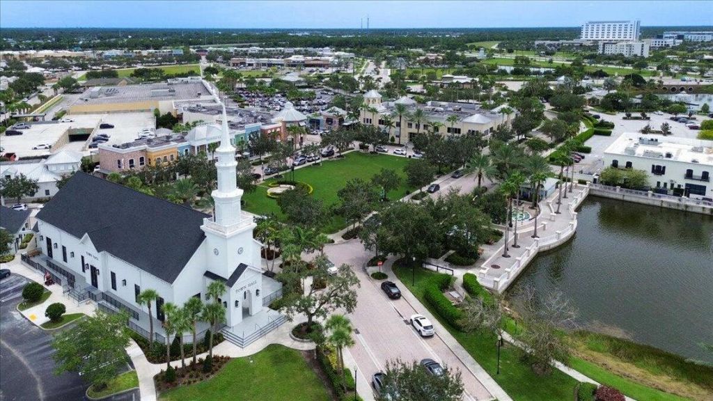 11400 SW Hillcrest Circle, Port Saint Lucie, FL 34987 Photo