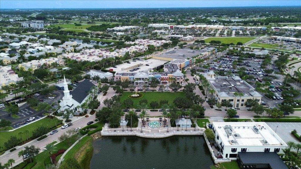 11400 SW Hillcrest Circle, Port Saint Lucie, FL 34987 Photo