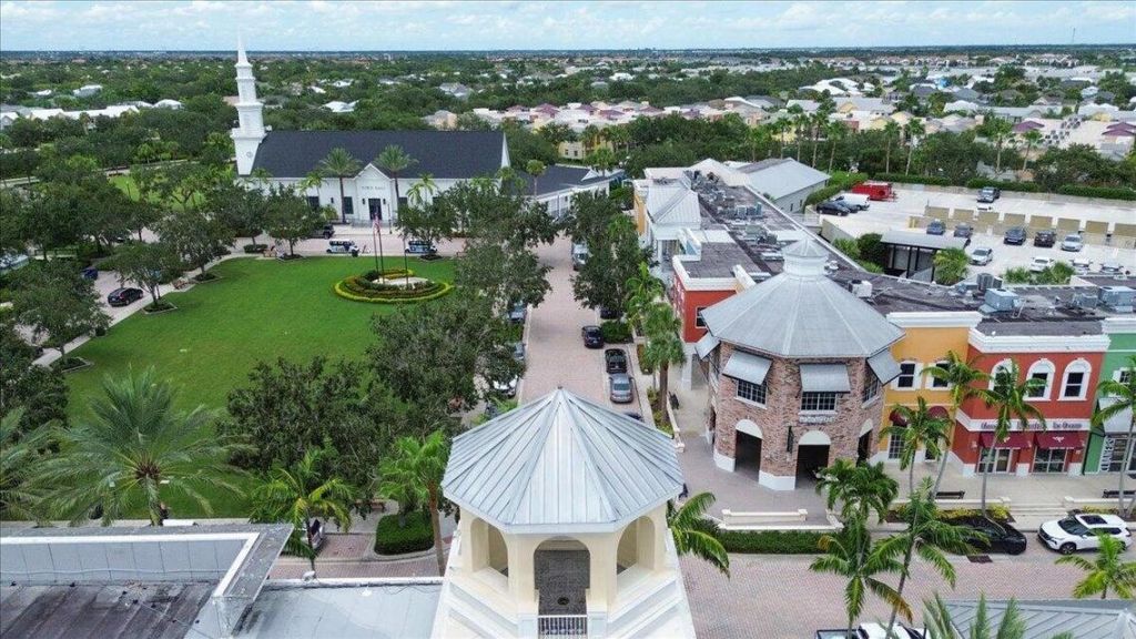 11400 SW Hillcrest Circle, Port Saint Lucie, FL 34987 Photo