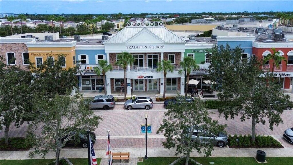 11400 SW Hillcrest Circle, Port Saint Lucie, FL 34987 Photo