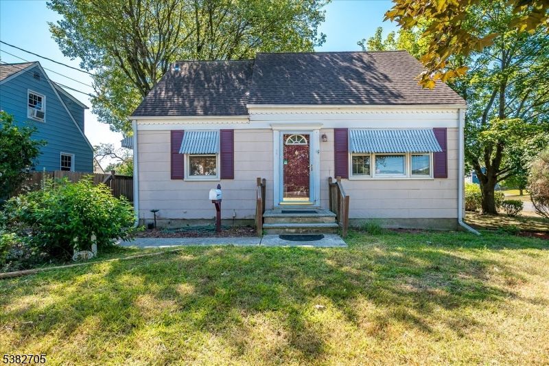 310 Howard Ave, Middlesex, NJ 08846 Main Photo