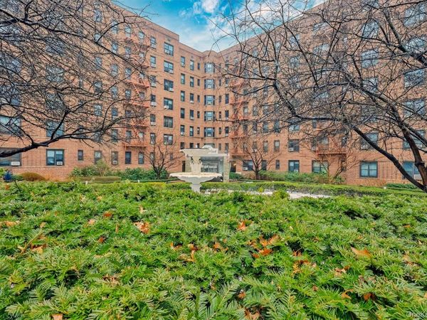 84-01 Main Street, Unit 506, Briarwood, NY 11435