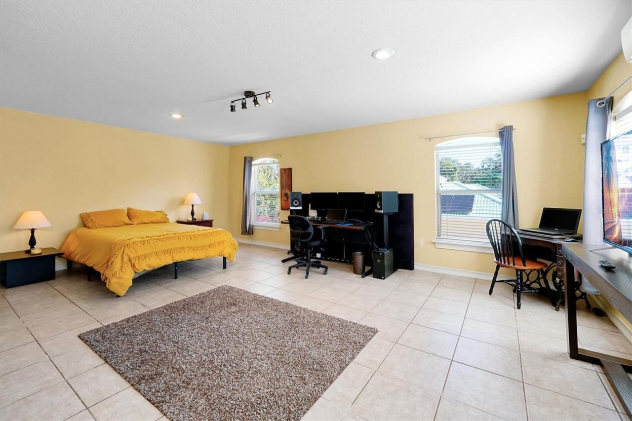 4209 Lake Lockhart Drive, Orlando, FL 32810 Photo