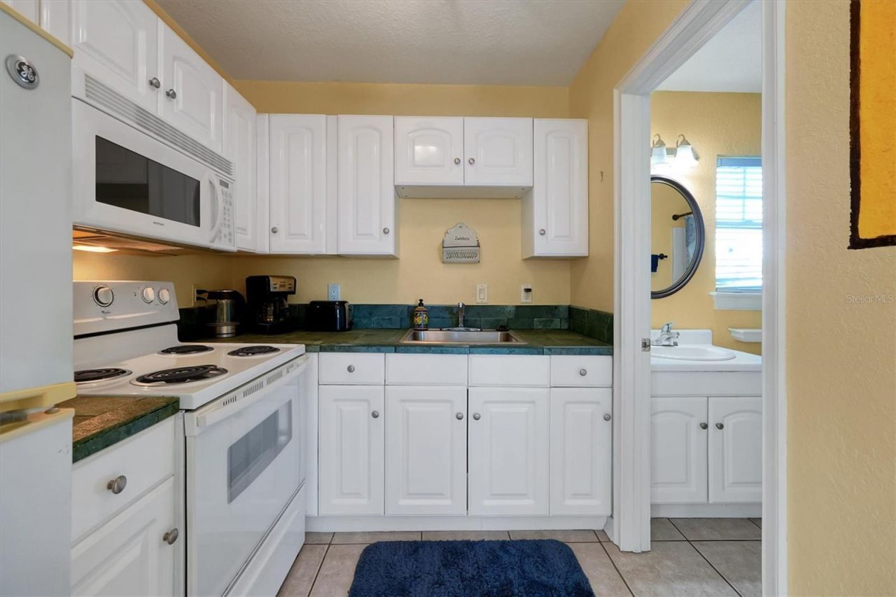 4209 Lake Lockhart Drive, Orlando, FL 32810 Photo