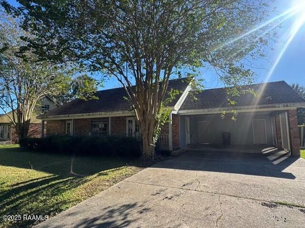 220 Winsor Drive, Lafayette, LA 70507