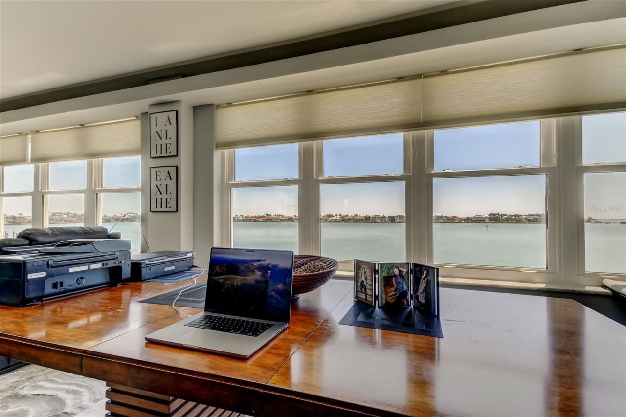 5200 Brittany Drive S, Unit 204, Saint Petersburg, FL 33715 Photo