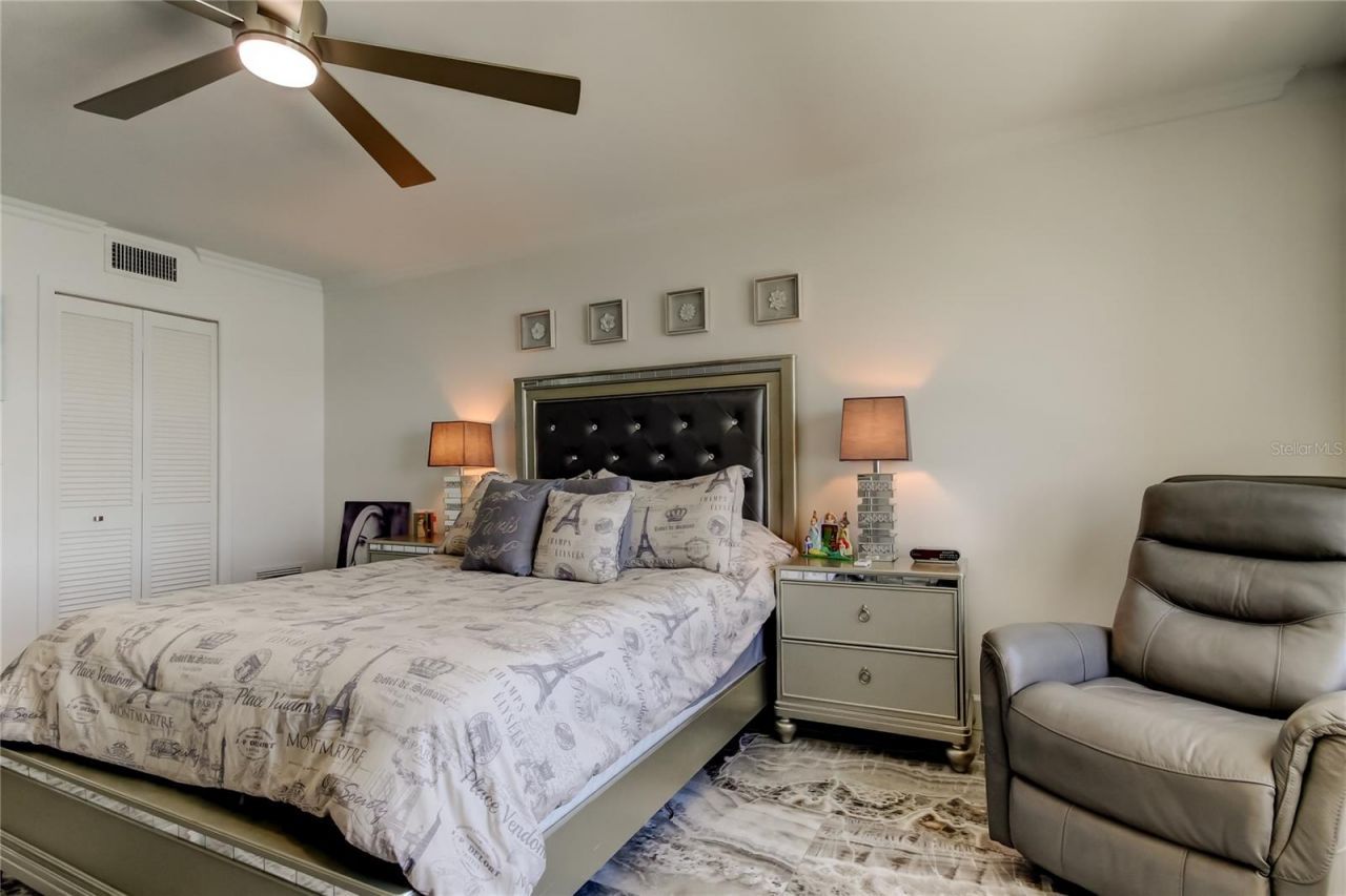 5200 Brittany Drive S, Unit 204, Saint Petersburg, FL 33715 Photo