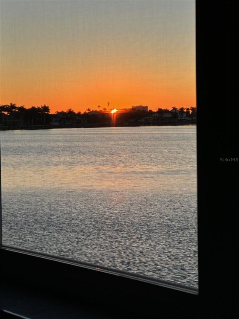 5200 Brittany Drive S, Unit 204, Saint Petersburg, FL 33715 Photo