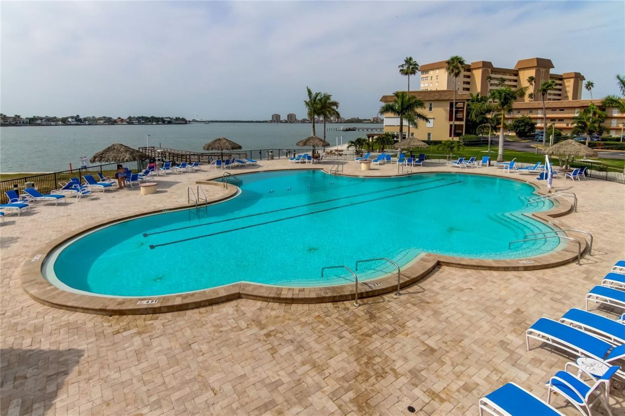 5200 Brittany Drive S, Unit 204, Saint Petersburg, FL 33715 Photo