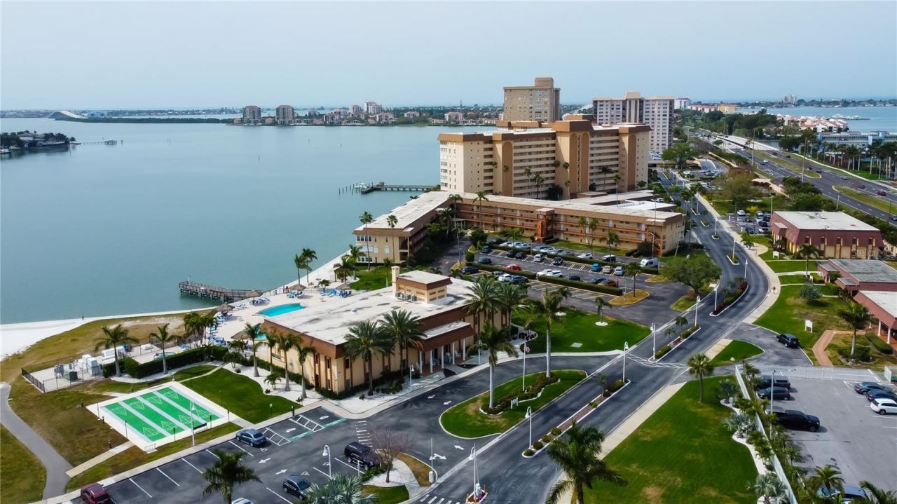 5200 Brittany Drive S, Unit 204, Saint Petersburg, FL 33715 Photo