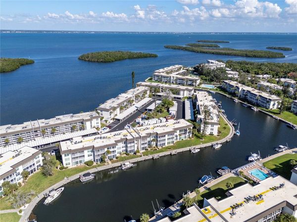 4390 EXETER DRIVE, Unit 305, LONGBOAT KEY, FL 34228