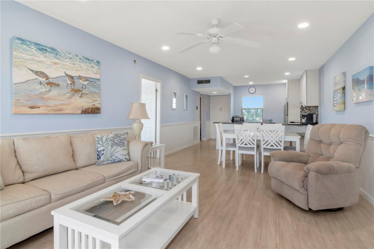 4390 Exeter Drive, Unit 305, Longboat Key, FL 34228 Photo