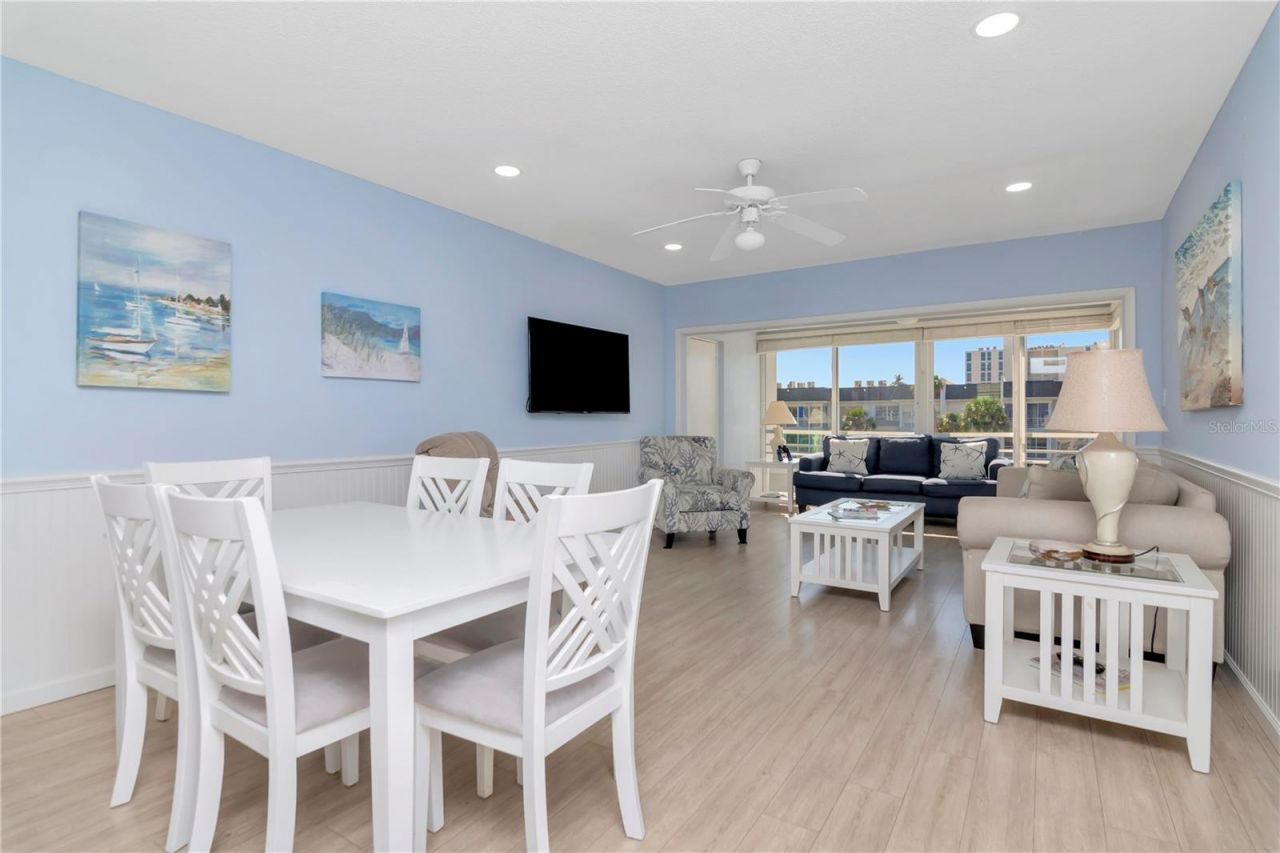 4390 Exeter Drive, Unit 305, Longboat Key, FL 34228 Photo
