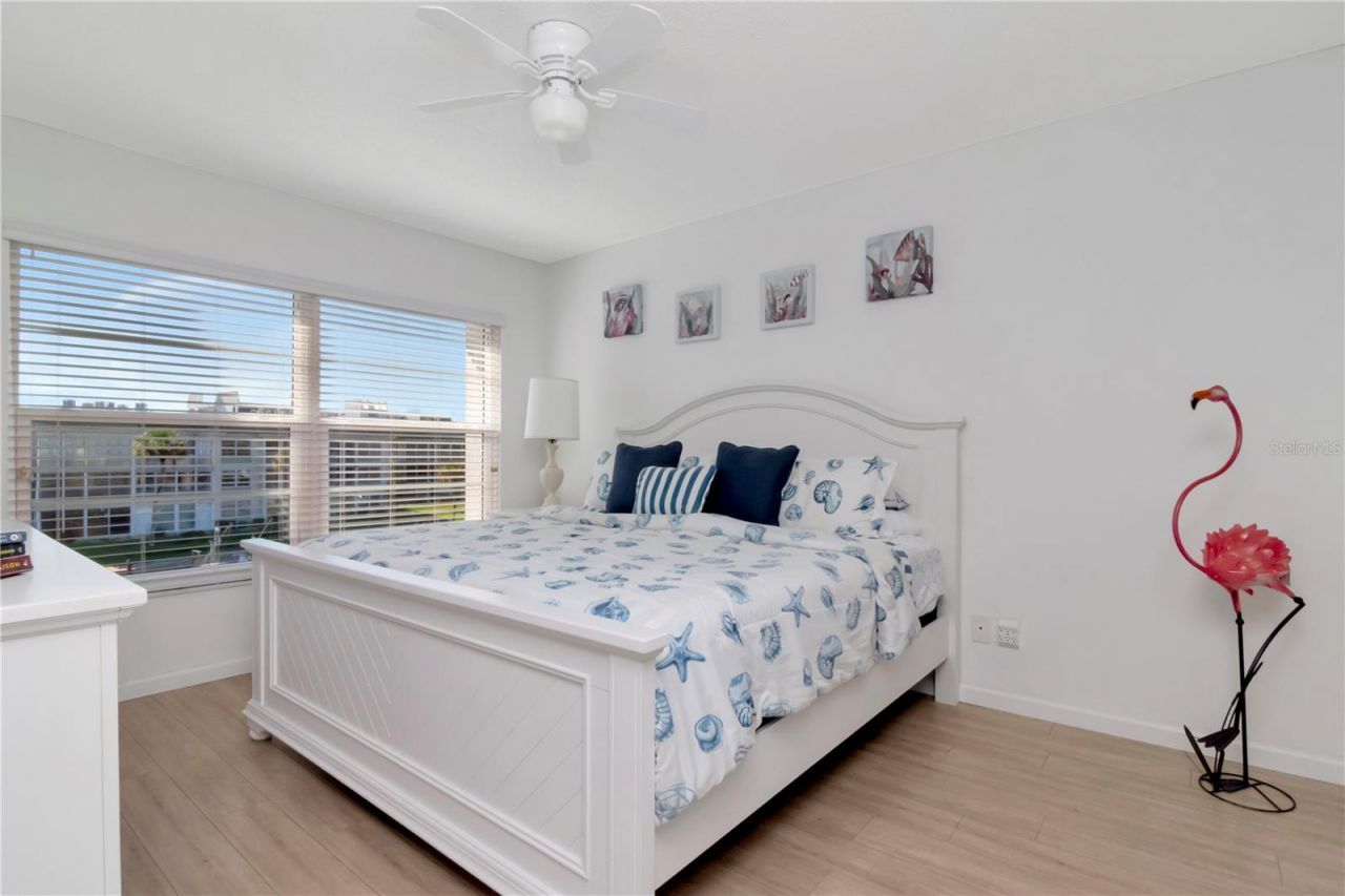 4390 Exeter Drive, Unit 305, Longboat Key, FL 34228 Photo