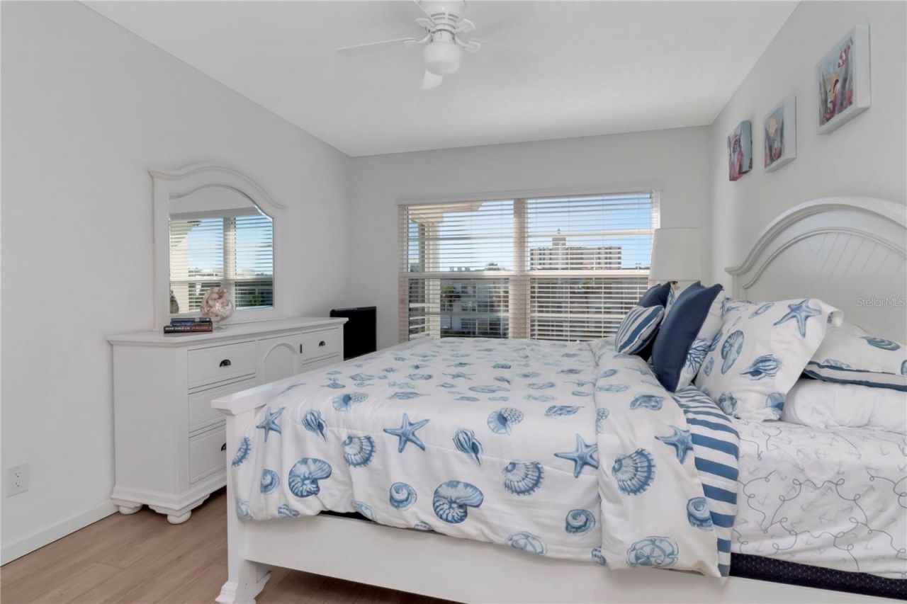 4390 Exeter Drive, Unit 305, Longboat Key, FL 34228 Photo