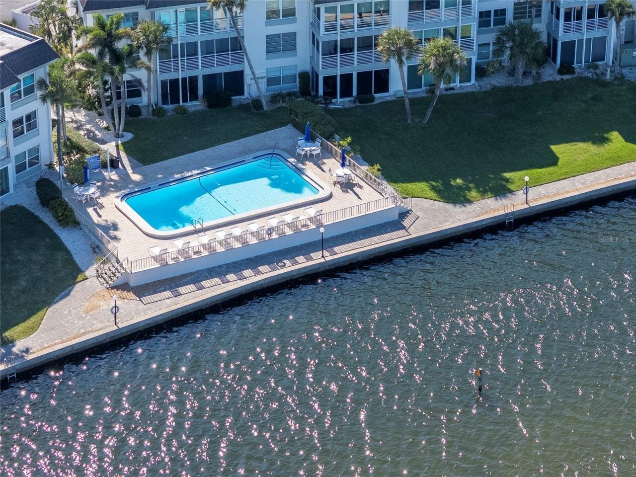 4390 Exeter Drive, Unit 305, Longboat Key, FL 34228 Photo