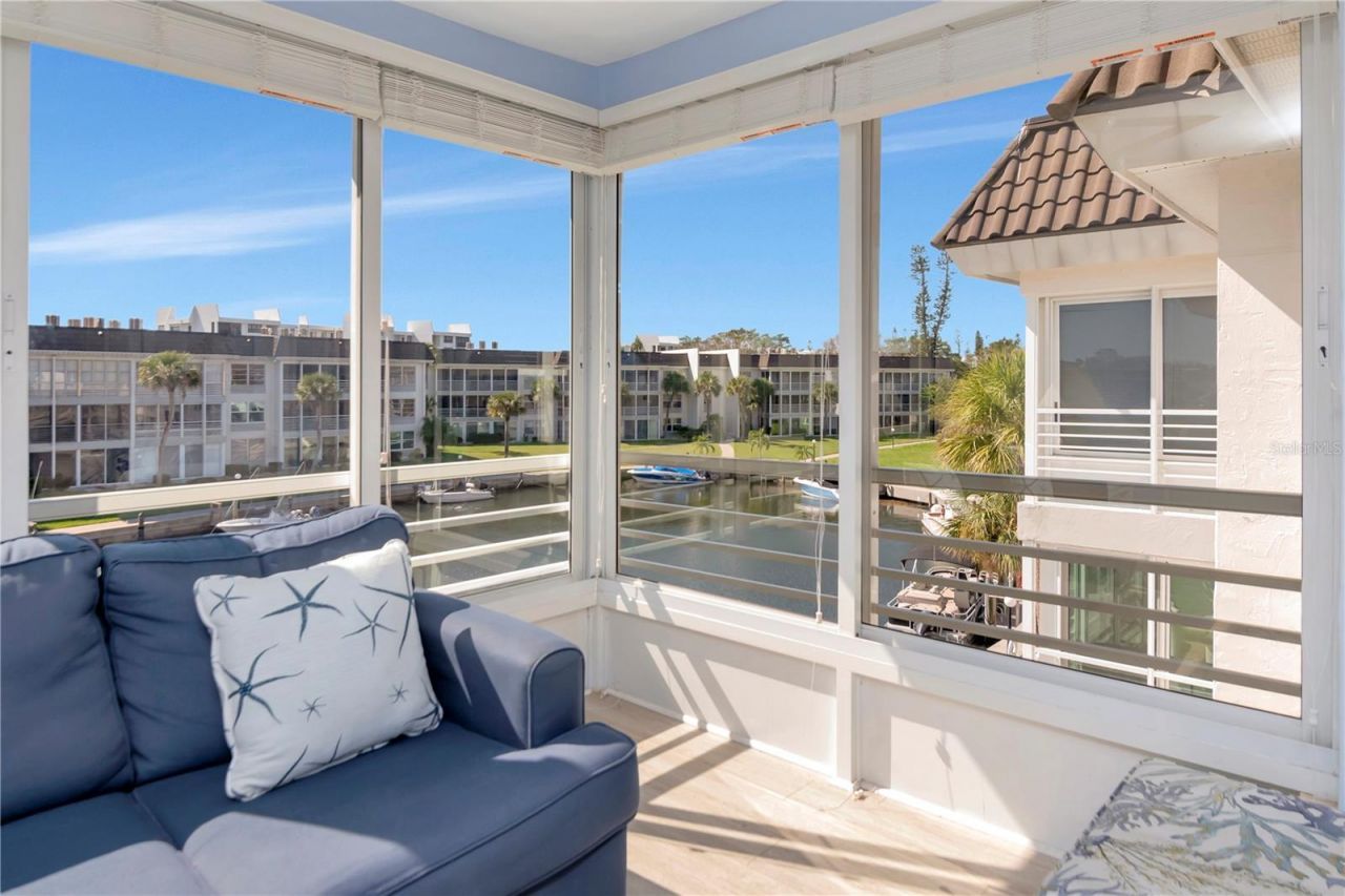 4390 Exeter Drive, Unit 305, Longboat Key, FL 34228 Photo