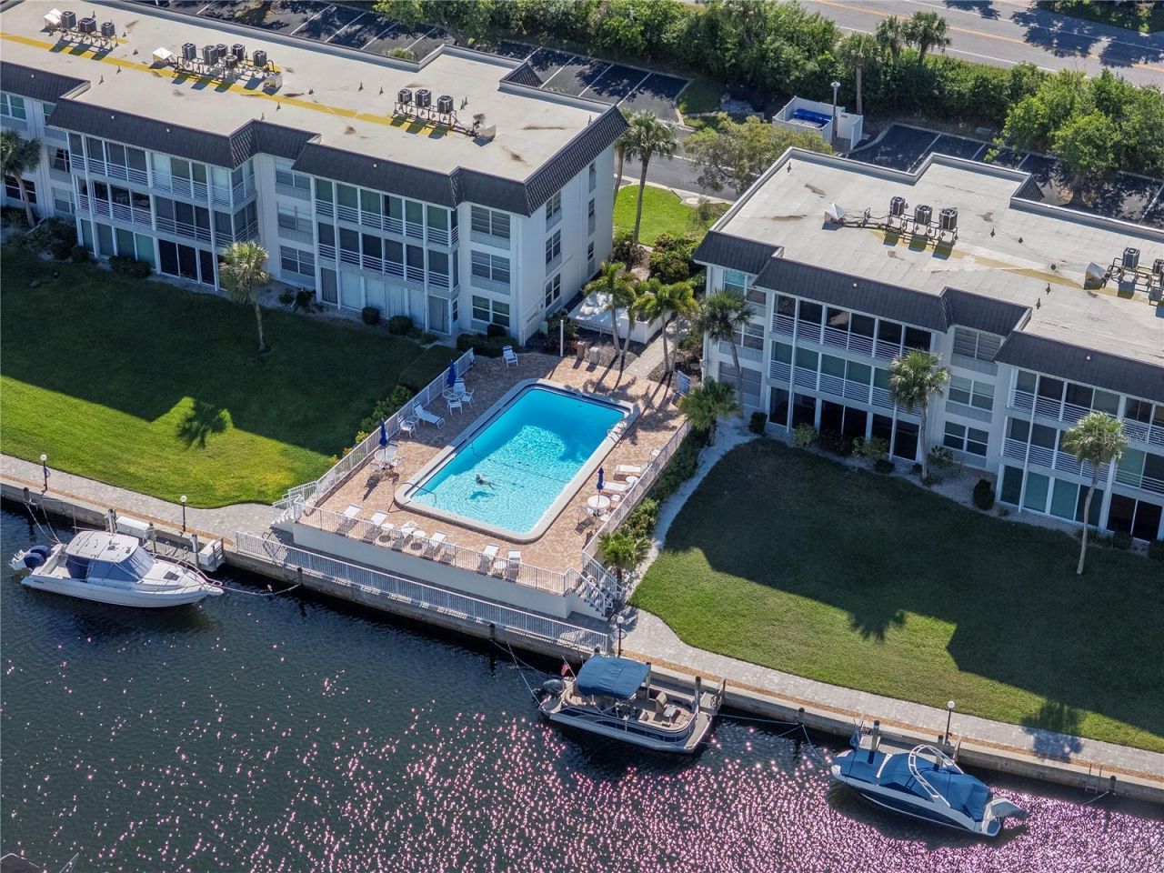 4390 Exeter Drive, Unit 305, Longboat Key, FL 34228 Photo