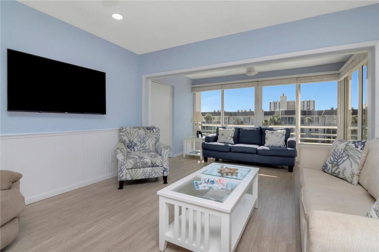 4390 Exeter Drive, Unit 305, Longboat Key, FL 34228 Photo