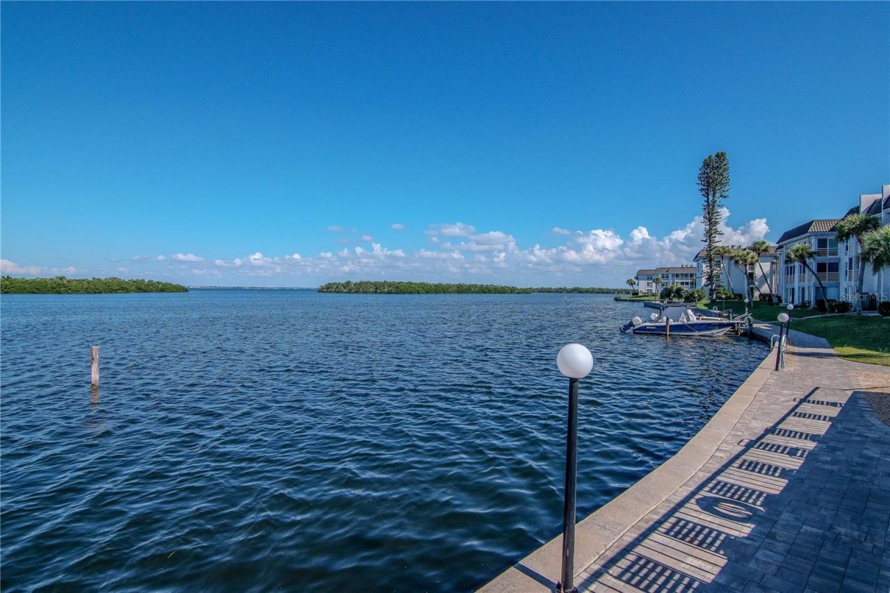 4390 Exeter Drive, Unit 305, Longboat Key, FL 34228 Photo