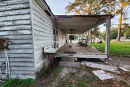 905 Peak Street photo 4