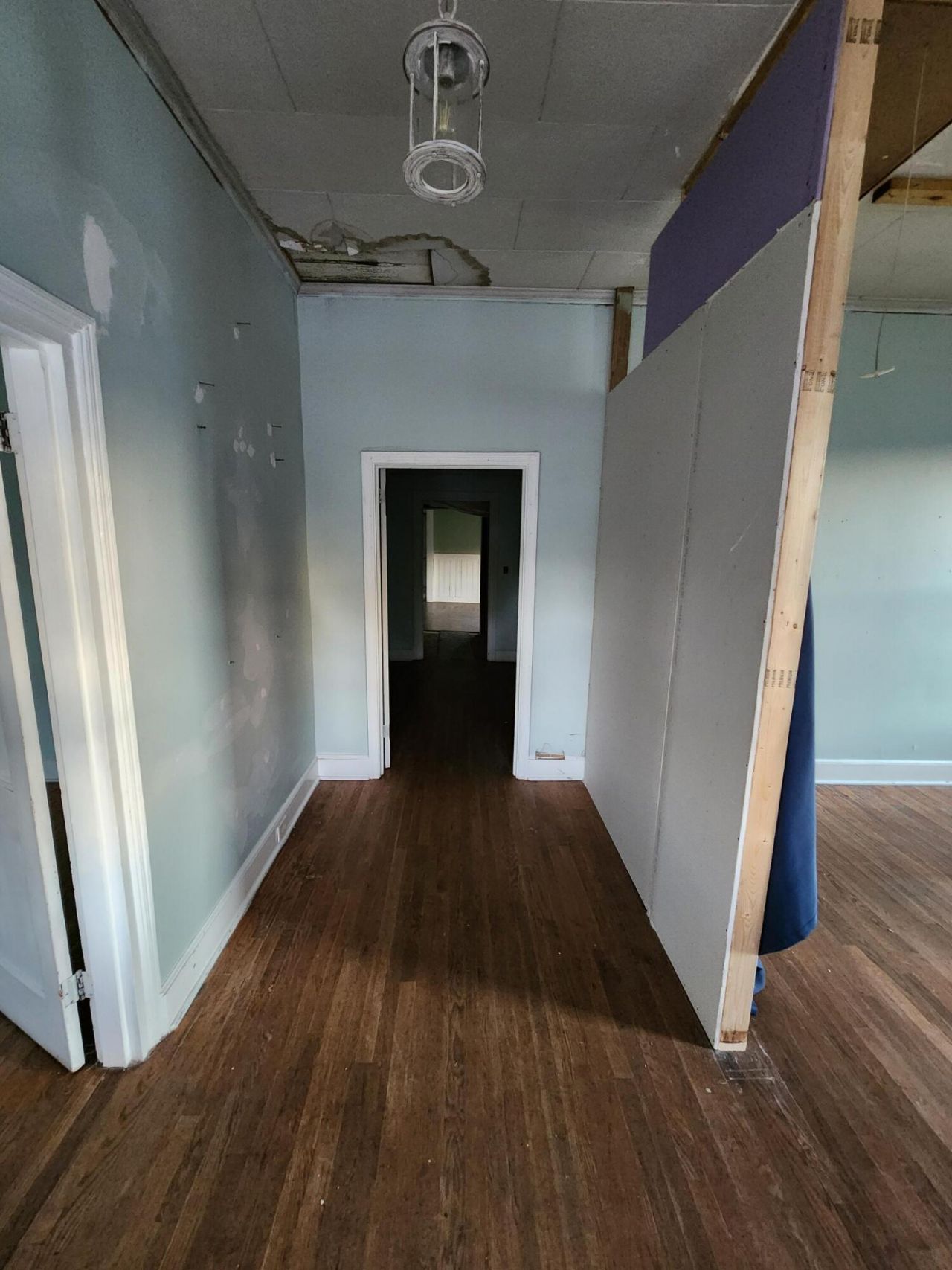 905 Peak Street Photo 6