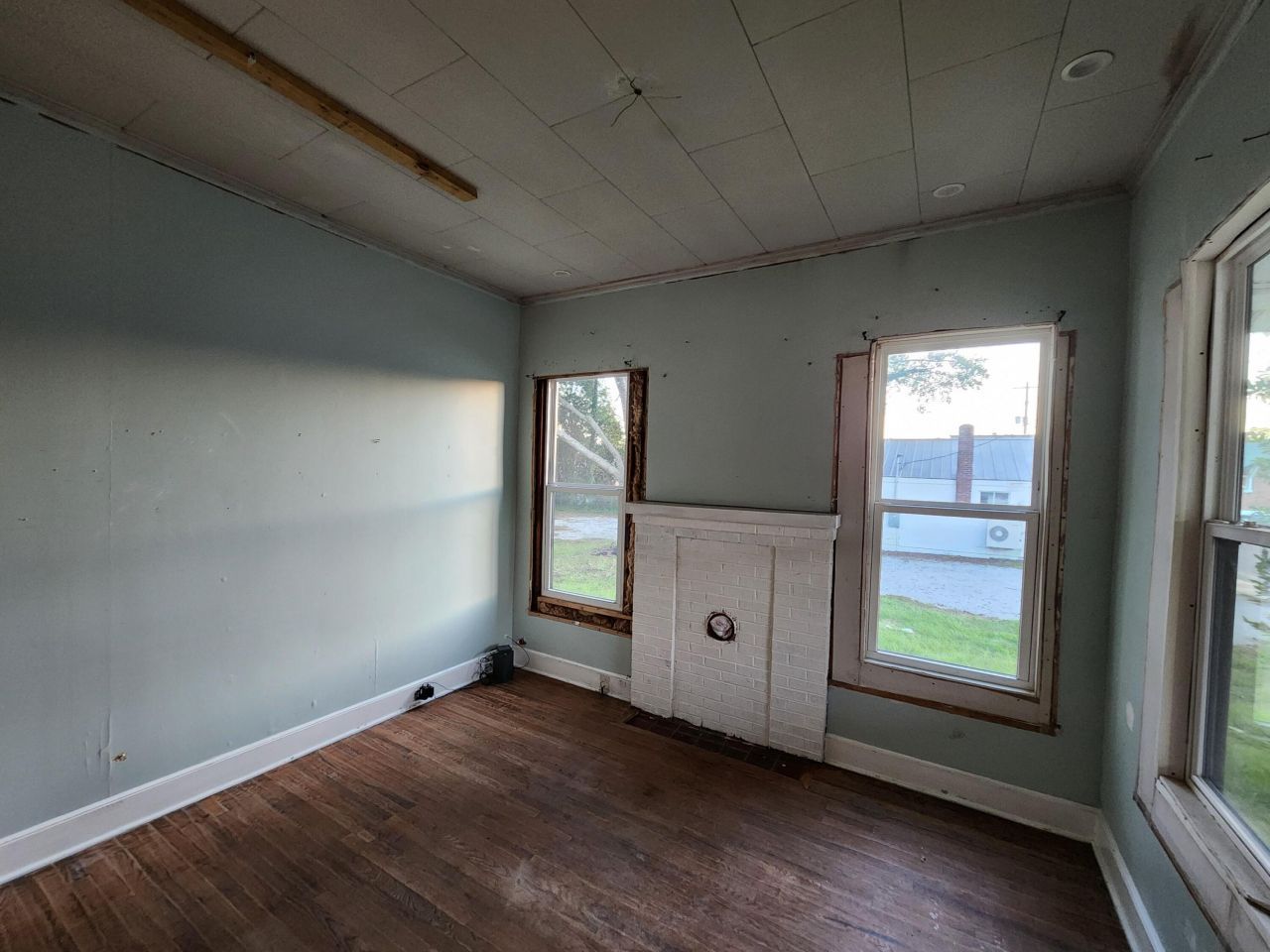 905 Peak Street Photo 8