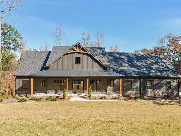 100 Ridge Way, Forsyth, GA 31029