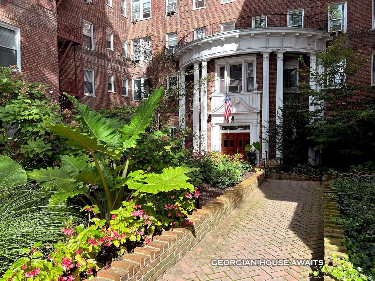 118-11 84 Avenue 118-11 84 Avenue, Unit 109, Kew Gardens, NY 11415 Main Photo