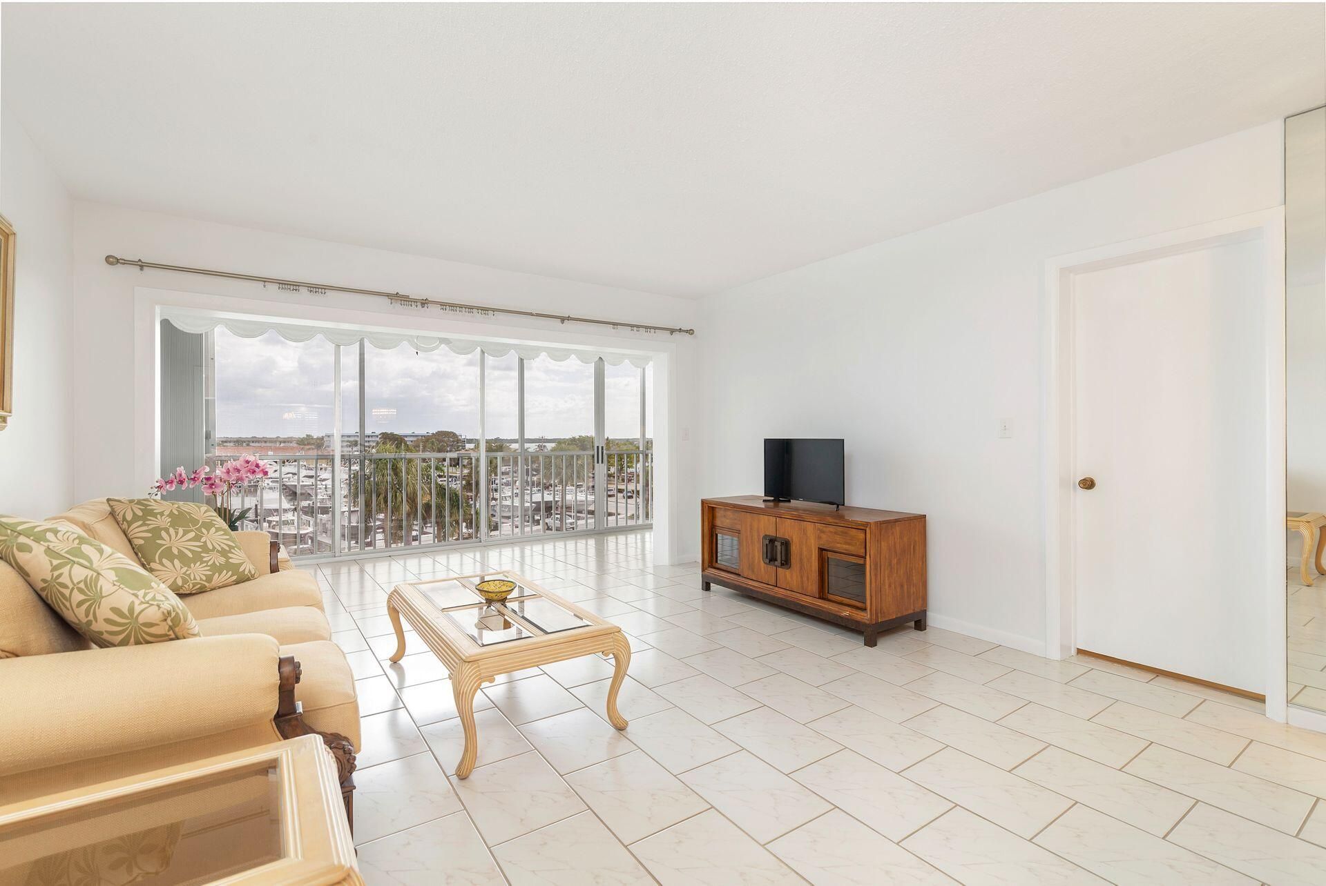907 Marina Drive, Unit 402, North Palm Beach, FL 33408 Photo