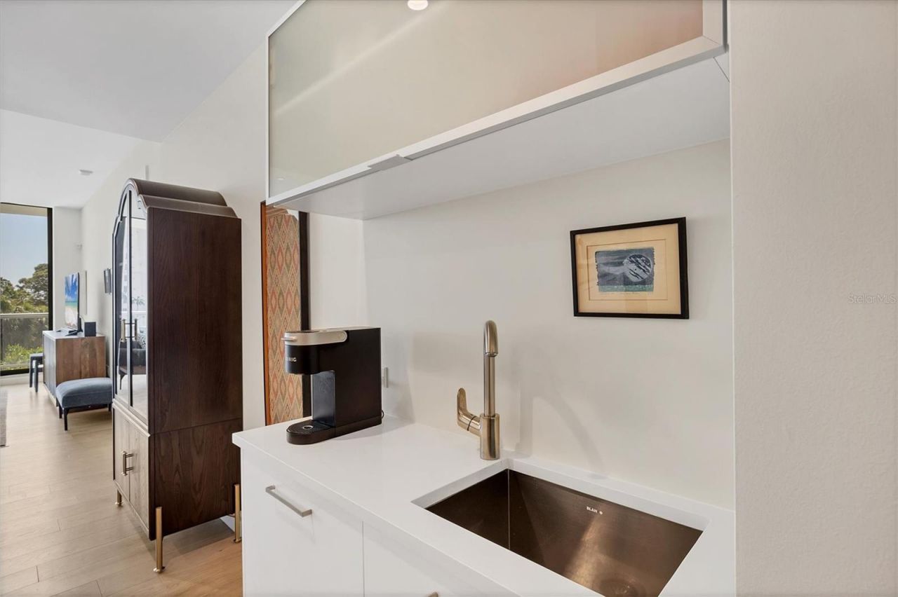 300 S Pineapple Avenue, Unit 302, Sarasota, FL 34236 Photo