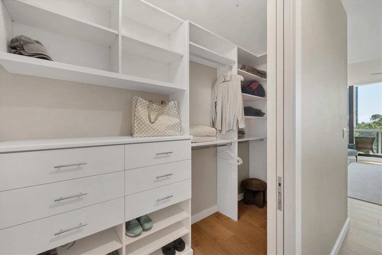 300 S Pineapple Avenue, Unit 302, Sarasota, FL 34236 Photo