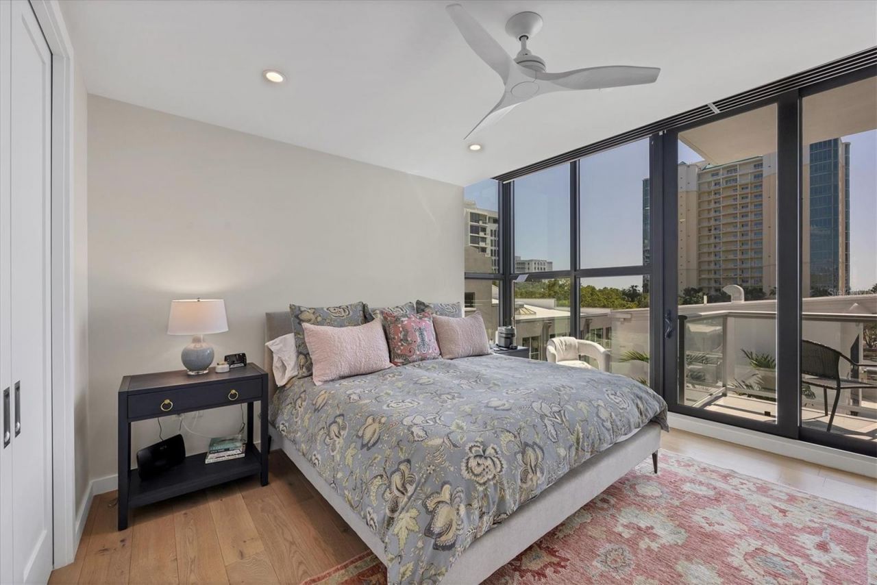 300 S Pineapple Avenue, Unit 302, Sarasota, FL 34236 Photo