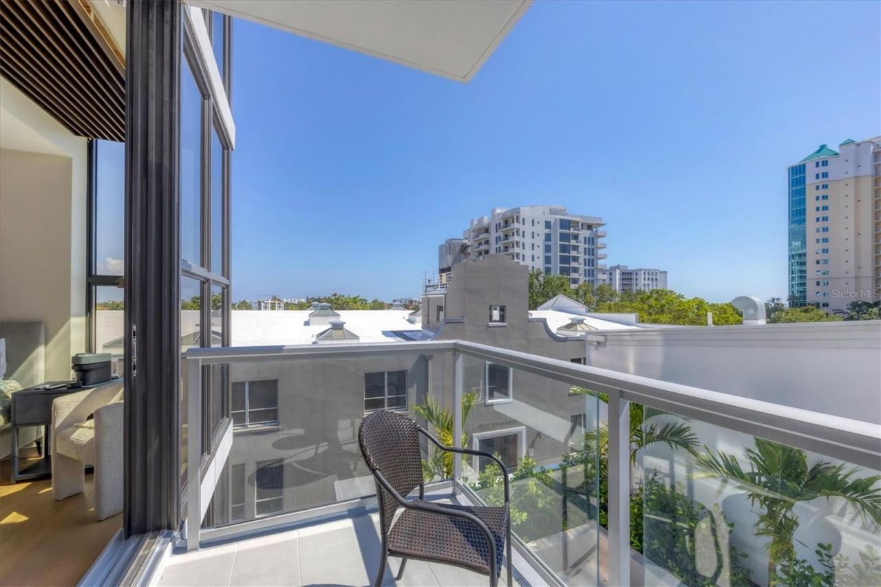 300 S Pineapple Avenue, Unit 302, Sarasota, FL 34236 Photo